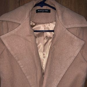 Beige/camel coat